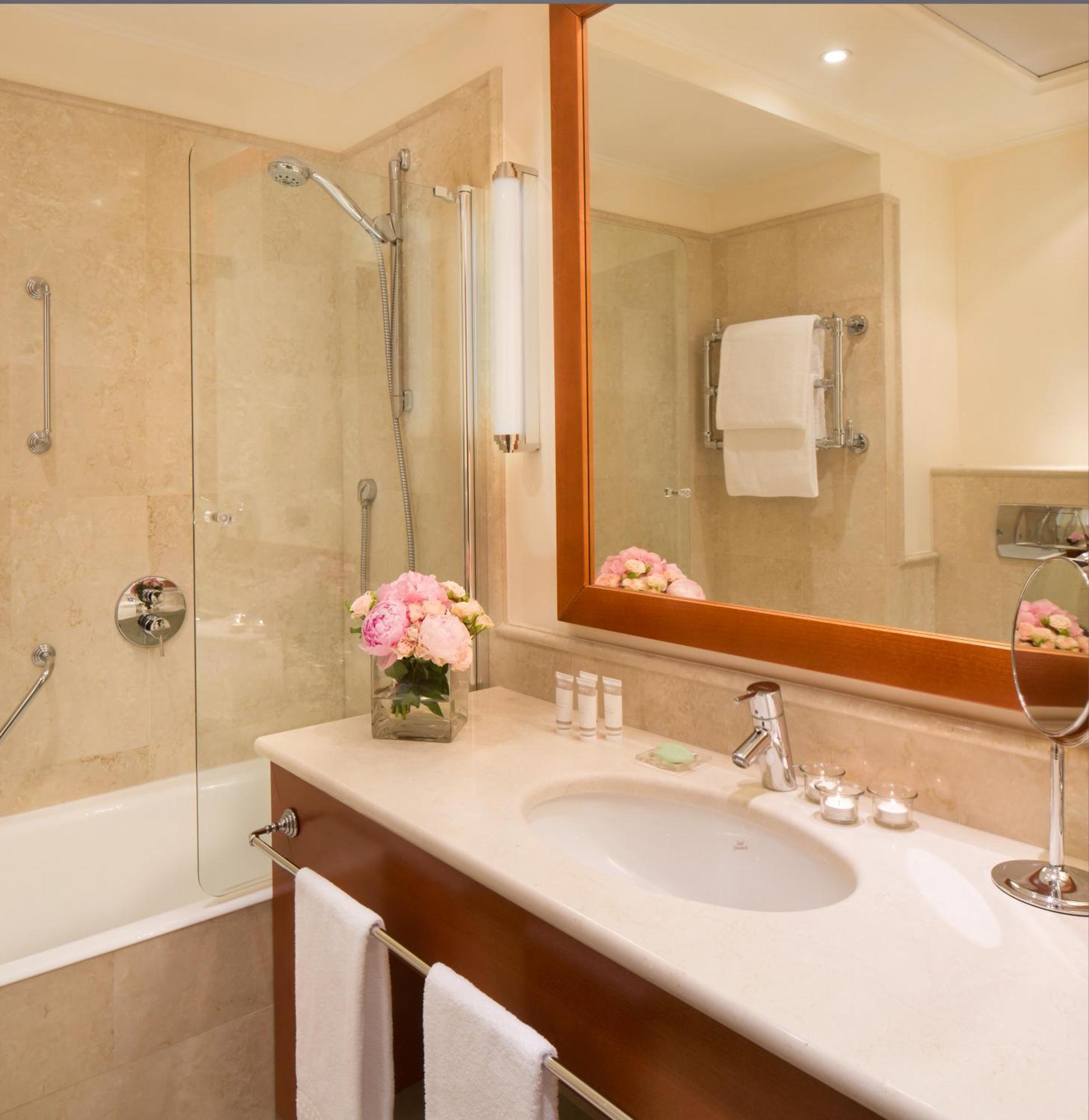 Starhotels Grand Milan Saronno Kültér fotó